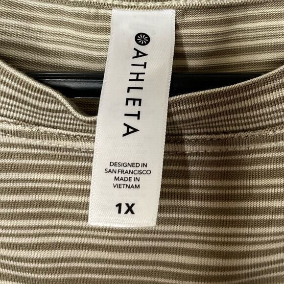 Athleta Cloudlight Striped Muscle Tank Size 1X NWT - Picture 4 of 5